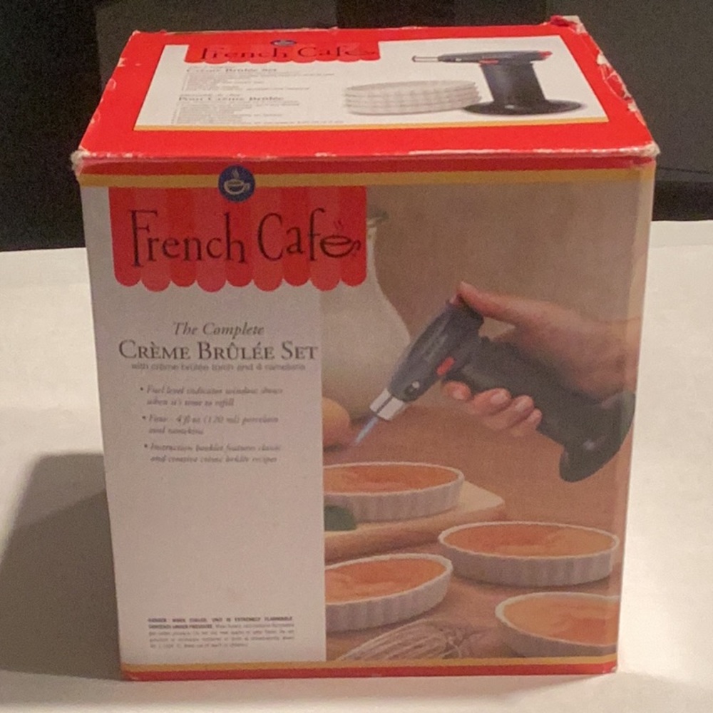 Crème Brûlée set with torch & ramekins